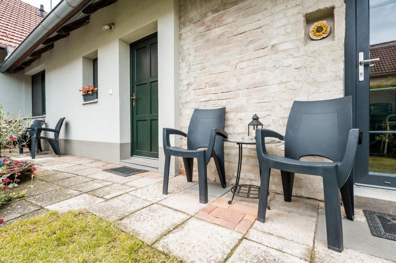Apartman Ve Dvore Ratiskovice Exterior foto
