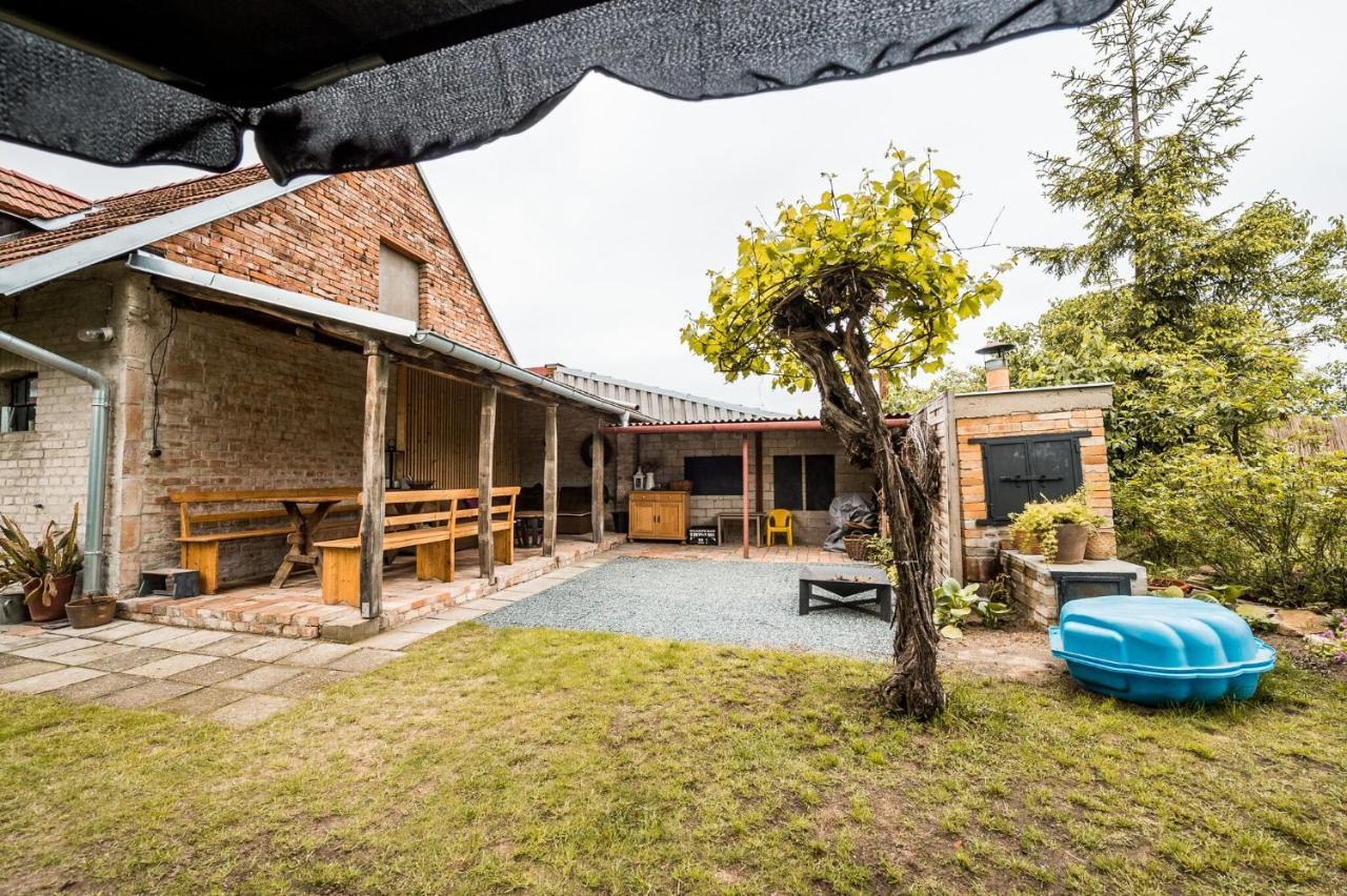 Apartman Ve Dvore Ratiskovice Exterior foto