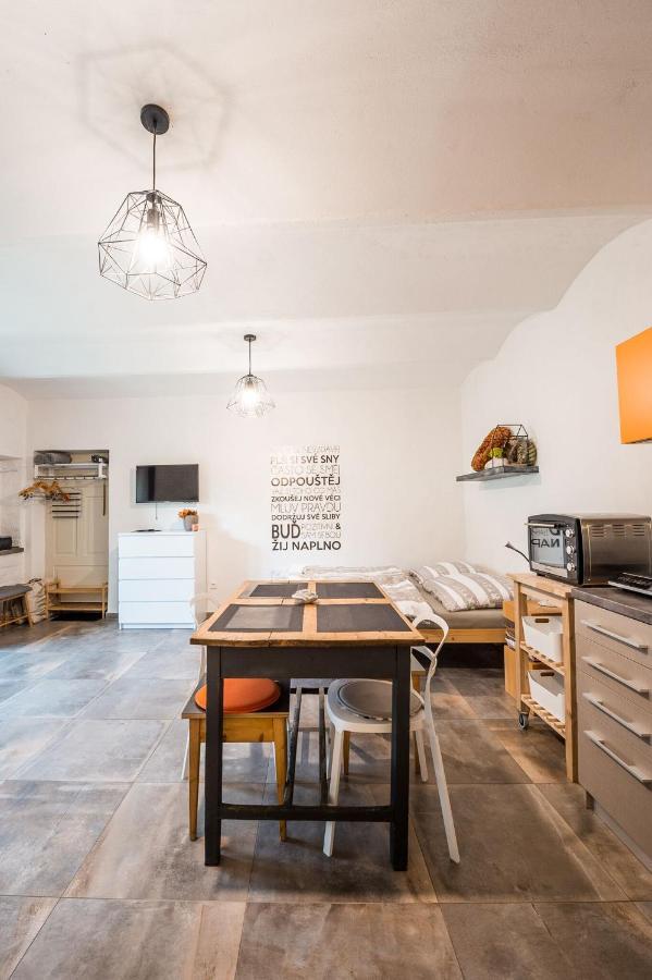 Apartman Ve Dvore Ratiskovice Exterior foto